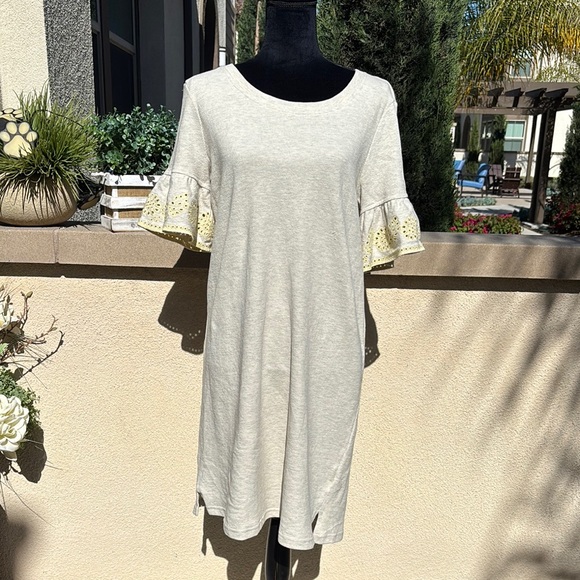 Mystree Dresses & Skirts - Cream Dress with Yellow Eyelet Sleeves